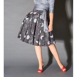 Pinup Girl Clothing LB Little Jun Moon Black Maiden Print Pleated Skirt PUG Sz M